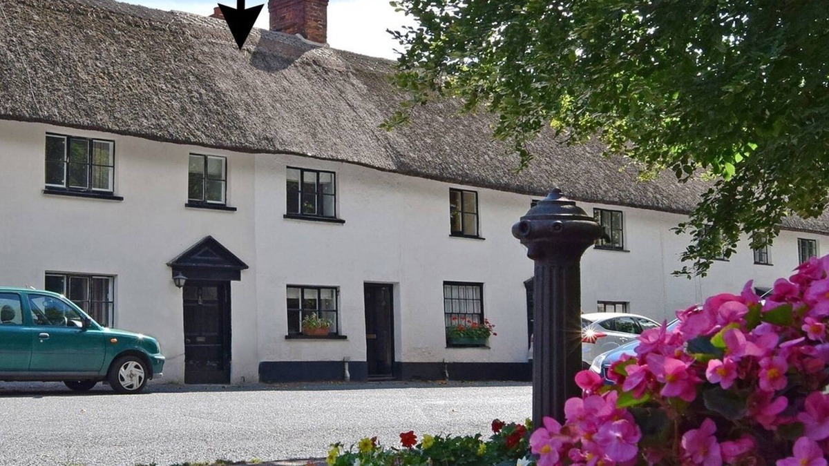 Otterton Cottage | 11 THE GREEN, pet friendly, with open fire in Otterton