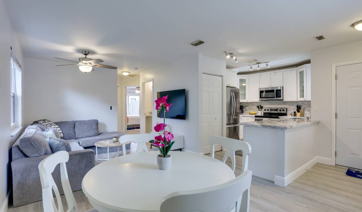 North Palm Beach Heights Apartment | 111 m² Apartment ∙ 2 bedrooms ∙ 4 guests