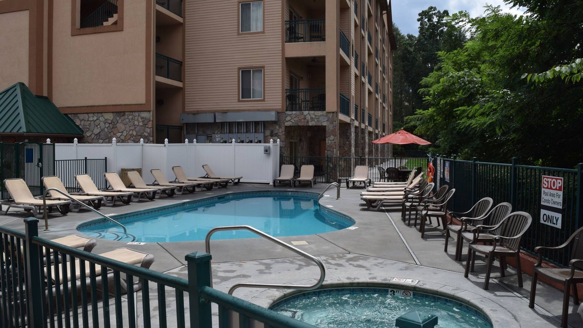 Gatlinburg Condo | 110 Bon Air Drive. Scenic Downtown Gatlinburg . Wonderful Restaurants.