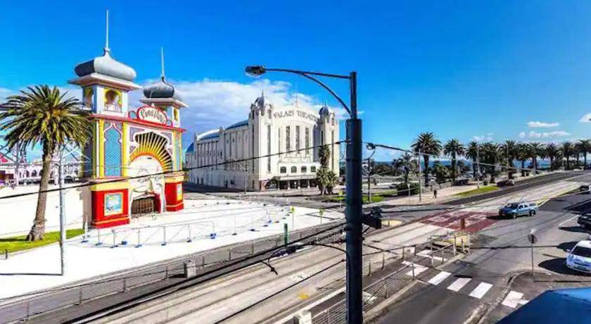 St Kilda Apartment | 110 m² Apartment ∙ 2 bedrooms ∙ 6 guests