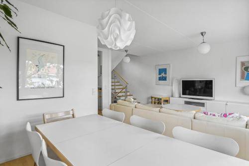 Etelainen District Apartment | 110 m² Apartment ∙ 3 bedrooms ∙ 6 guests