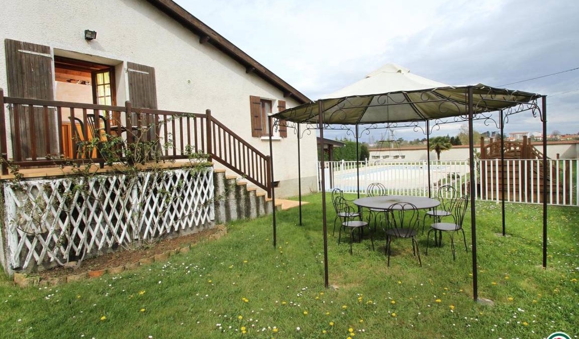 Anneyron House | 110 m² Gîte ∙ 3 bedrooms ∙ 6 guests