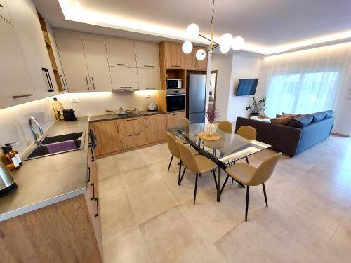 Violi Charaki House | 110 m² House ∙ 3 bedrooms ∙ 8 guests