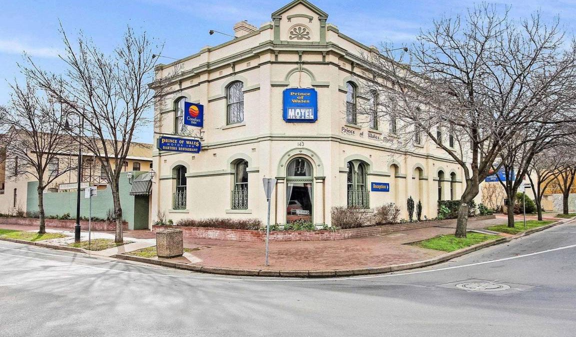 Wagga Wagga Hotel | 110 m² Motel ∙ 6 bedrooms ∙ 127 guests
