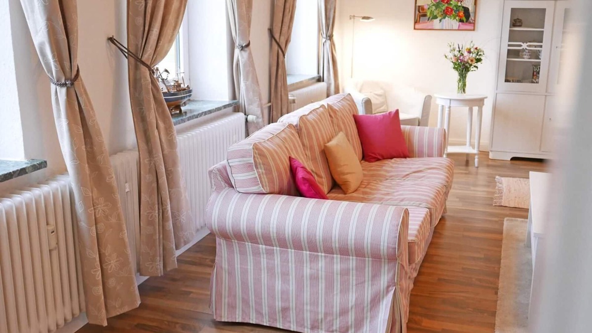 Kopperby Apartment | 110m² large, charming vacation apartment "Schleistern" with wood-burning stove and large, lovingly planted garden with old trees, only 400 m from the Schlei, is wonderfully suited for couples and families who want to get away from the hustle and bustle of