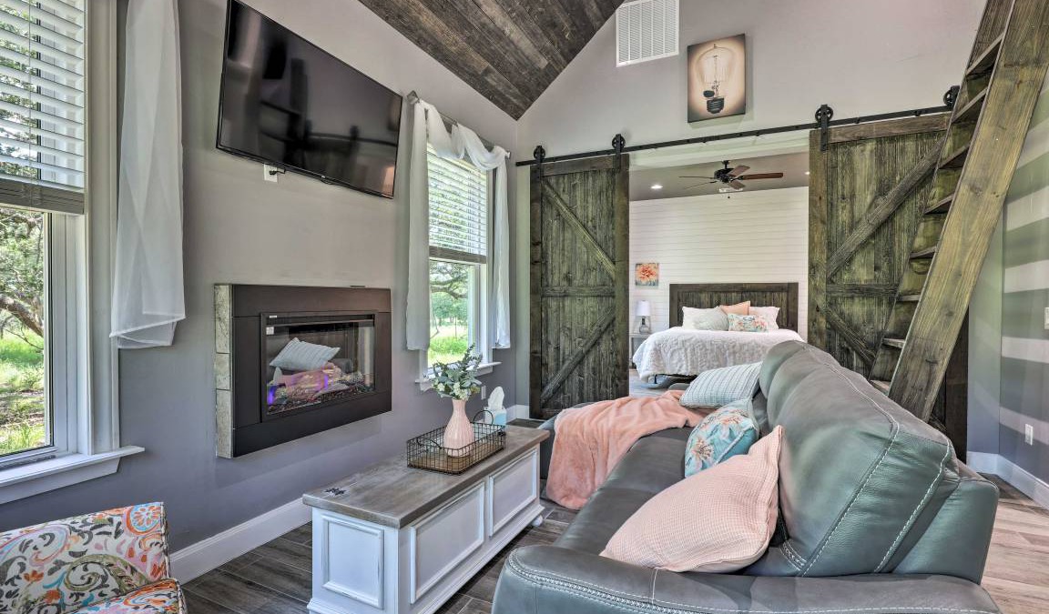 Spring Branch Cottage | 111 m² Cabin ∙ 1 bedroom ∙ 2 guests