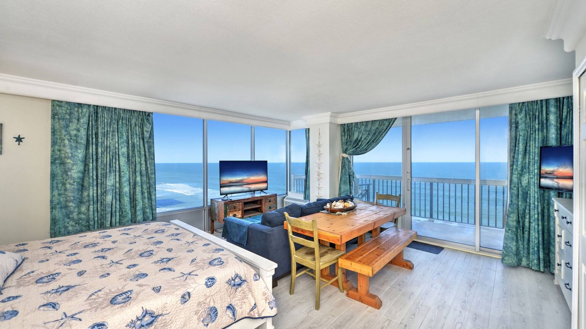Ortona Park Condo | 1113-Private Balcony -Pools Closed -Panoramic View