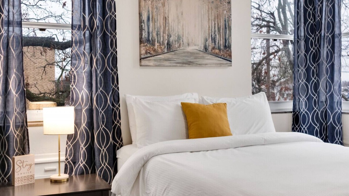 Bartlesville Apartment | 112 · Unique Chic #112 - Hotel Phillips