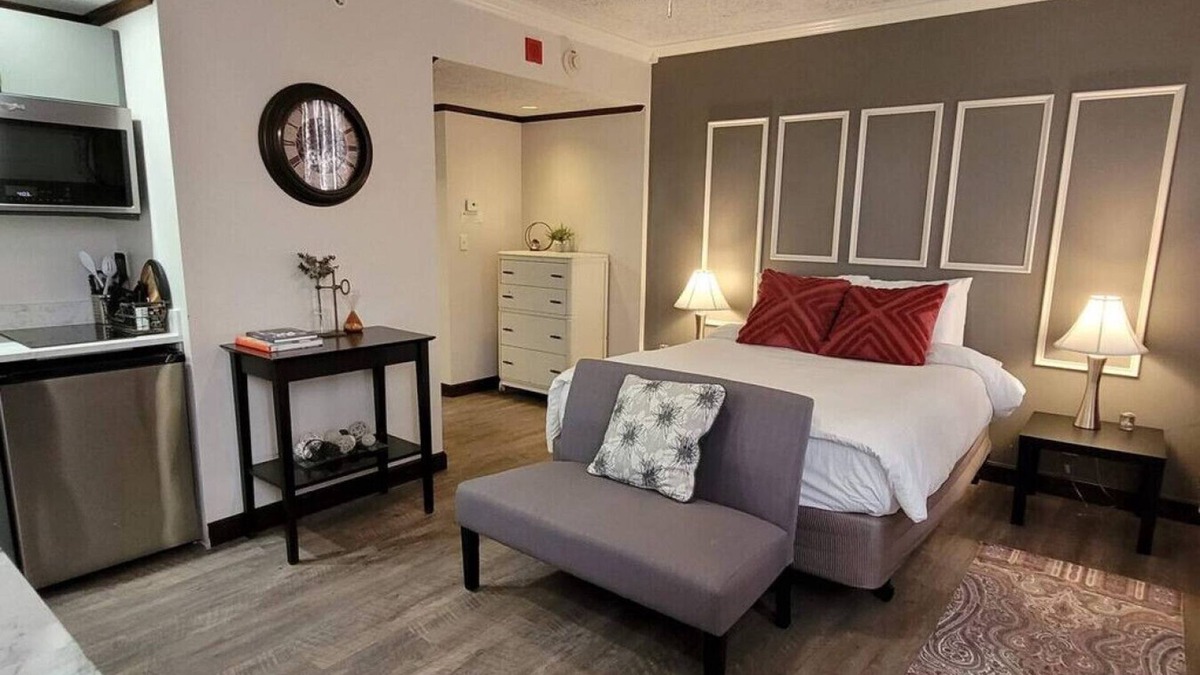 Bartlesville Apartment | 113 · Industrial Chic #113 - Hotel Phillips