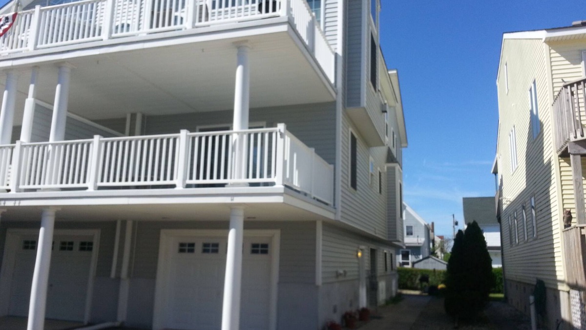 Sea Isle City House | 114 44th St. Close to Beach, Restaurants, and Bars in downtown Sea Isle