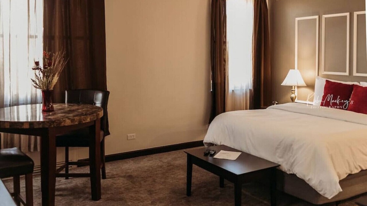 Bartlesville Apartment | 114 · The Traveler #114 - Hotel Phillips