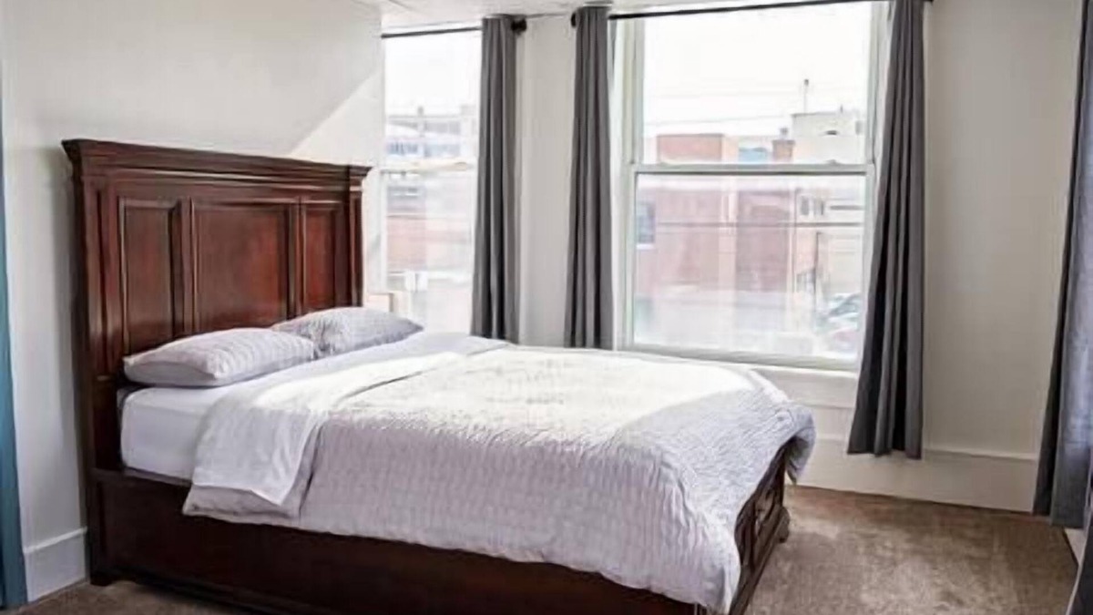 Dubuque Apartment | 115#202/Charming Downtown Dubuque Apartment