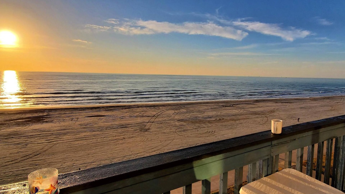 Corpus Christi Condo | 115+ Five Star Reviews True Beachfront Penthouse -Now with Pickleball :)