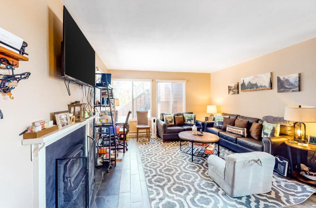 Truckee Apartment | 11529 Snowpeak Way #619