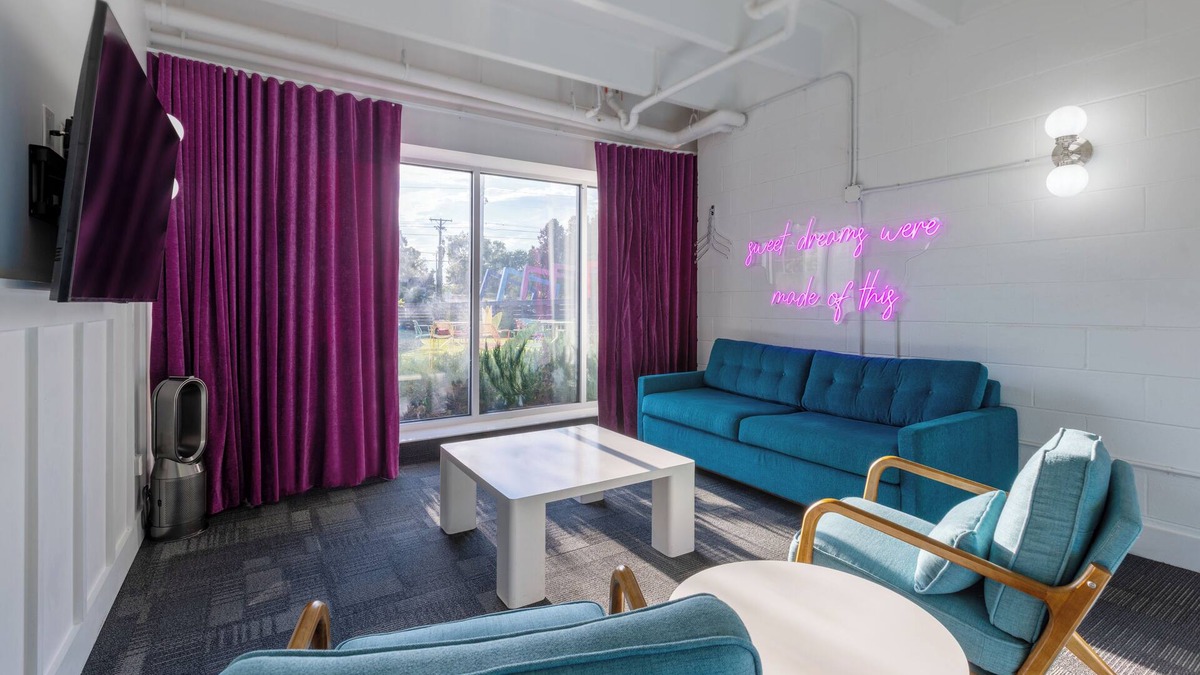 East Hill Hotel | 116 - Group Suite