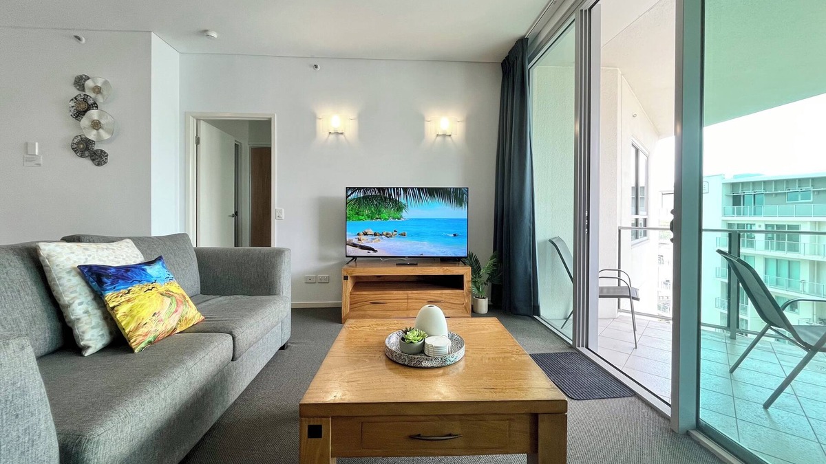 Cairns Central Business District Apartment | '117' Impressions by the Sea ~ 2BR 2Bth Pool Gym CarPark