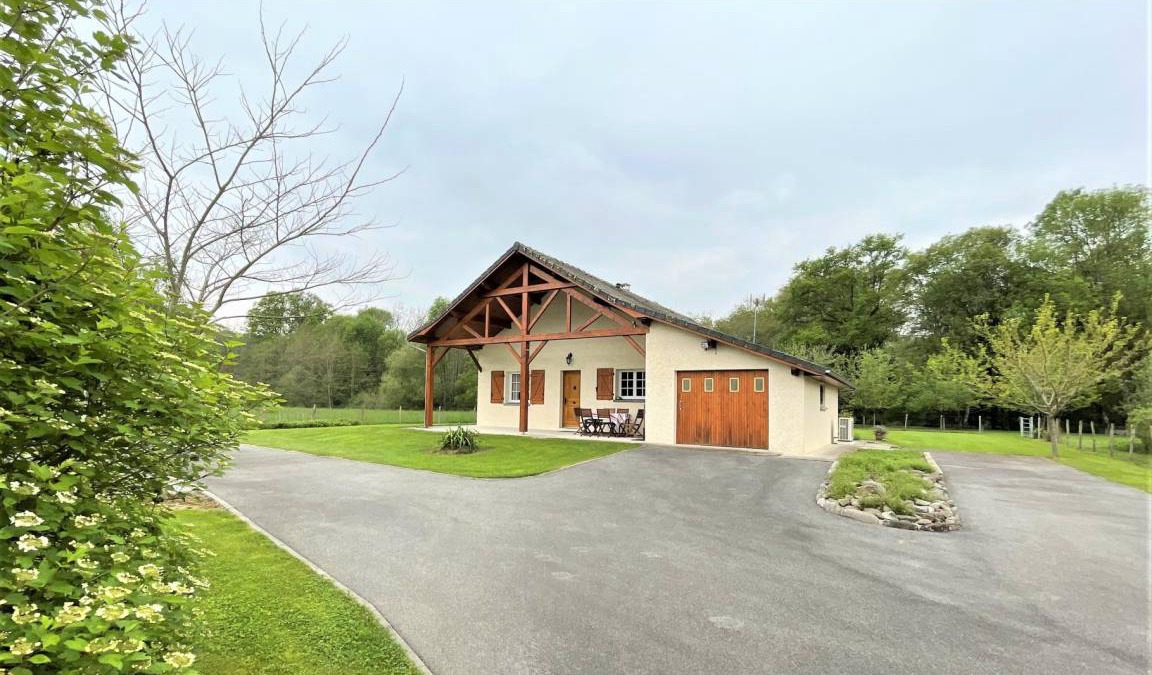 Esquiule House | 117 m² Gîte ∙ 3 bedrooms ∙ 6 guests