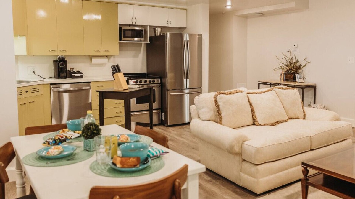 Bartlesville Apartment | 118 · St. Charles Suite #118 - Hotel Phillips