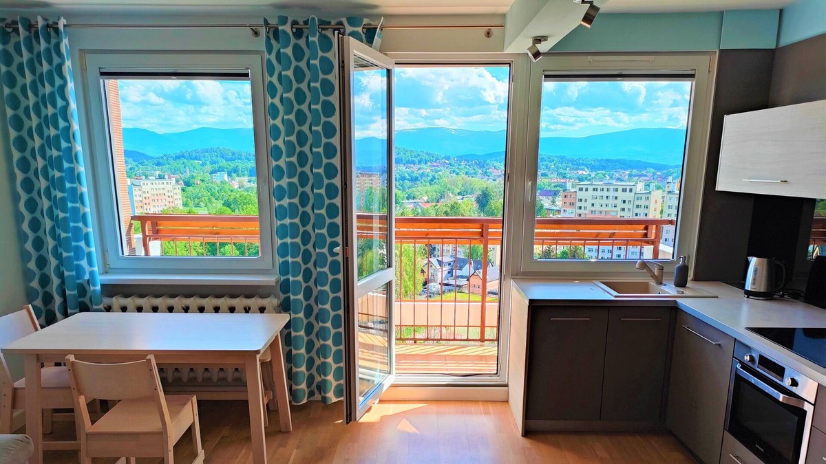 Jelenia Gora Apartment | 11th floor