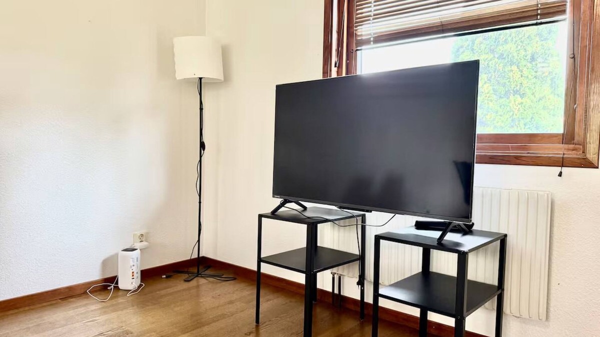 Torslanda Apartment | 12 Beds For Workers - Volvo - Parking lot - All-inclusive