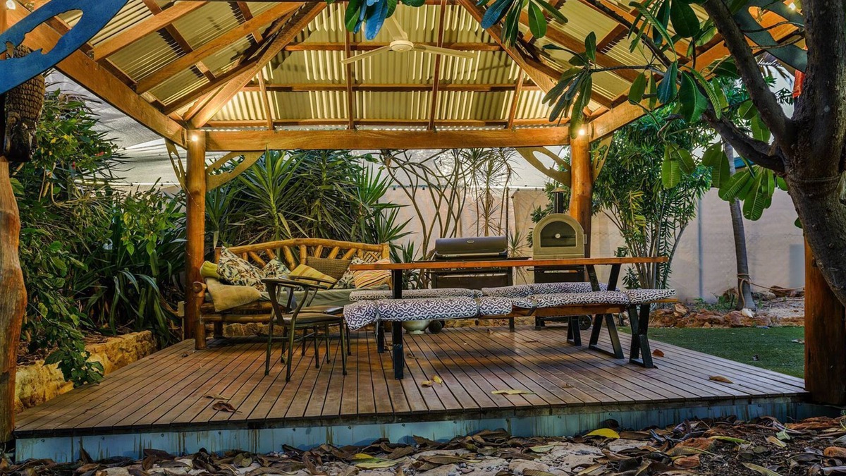 Exmouth House | 12 Farley Street - Perfect Garden Oasis