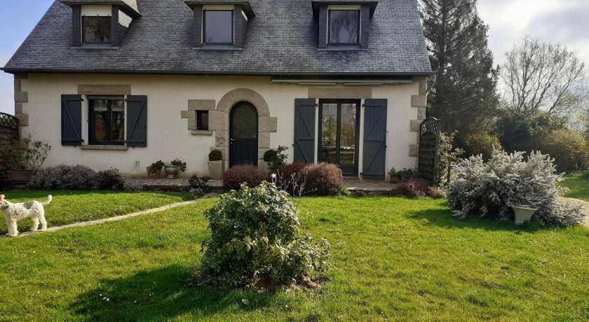Langrolay-sur-Rance Bed & Breakfast | 12 m² Bed and breakfast ∙ 2 guests