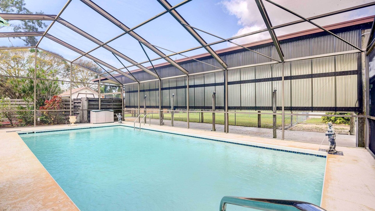 Trailer Estates Cottage | 12 Mi to Beach: Cottage w/Pool in Bradenton