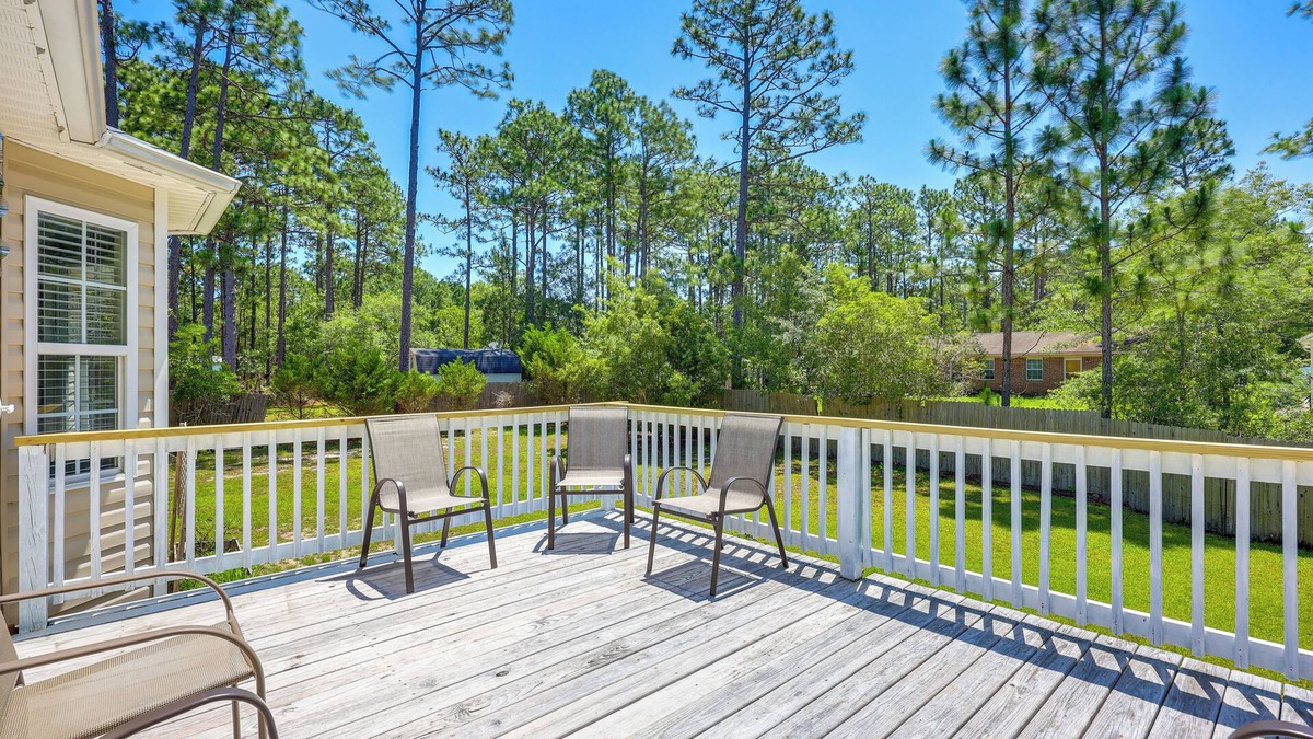 Boiling Spring Lakes House | 12 Mi to Beaches: Dog-Friendly Southport Getaway