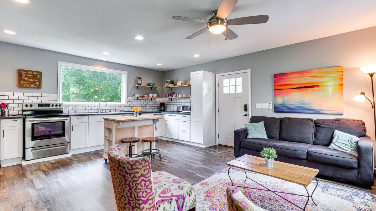 Austin Cottage | 12 Mi to Dtwn: Austin Guest Cottage w/Pool Access