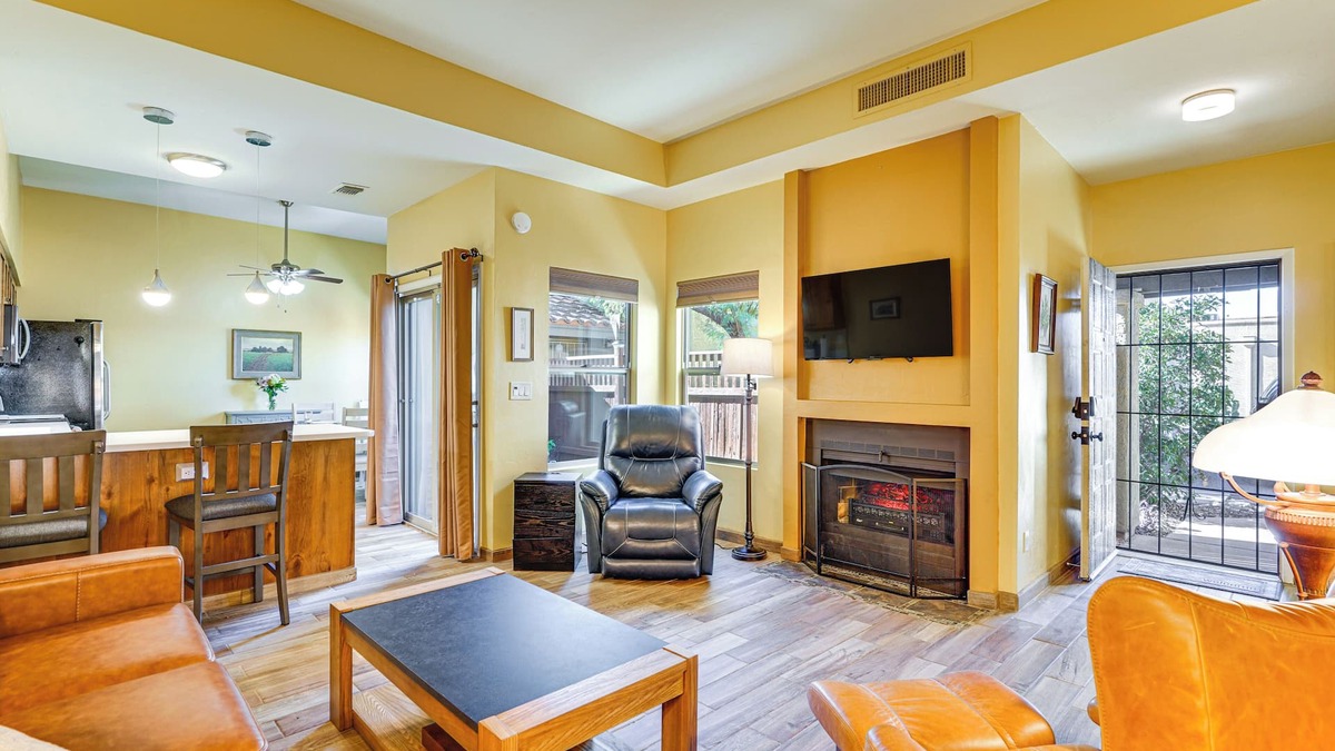 Gatewood Ranch House | 12 Mi to Dtwn Tucson: Tranquil Townhome w/Office