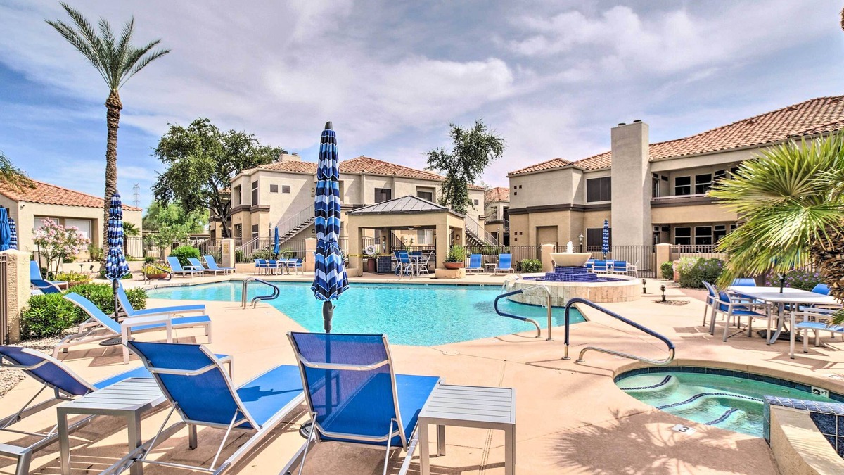 Central Scottsdale Condo | 12 Mi to Old Town Scottsdale: Condo w/Pool Access