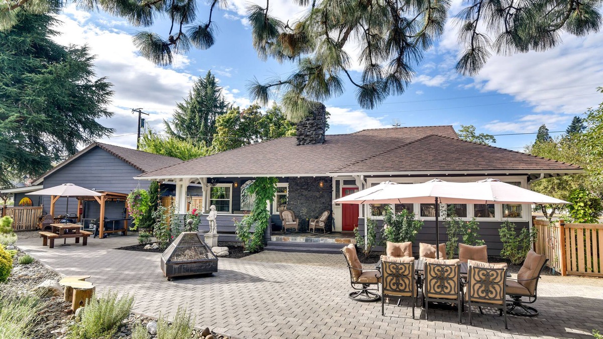 Gladstone House | 12 Mi to Portland: Home w/Clackamas River Views