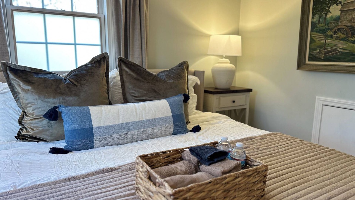 Norwell Apartment | 12 Mins from Beach - A Quiet, Immaculate space