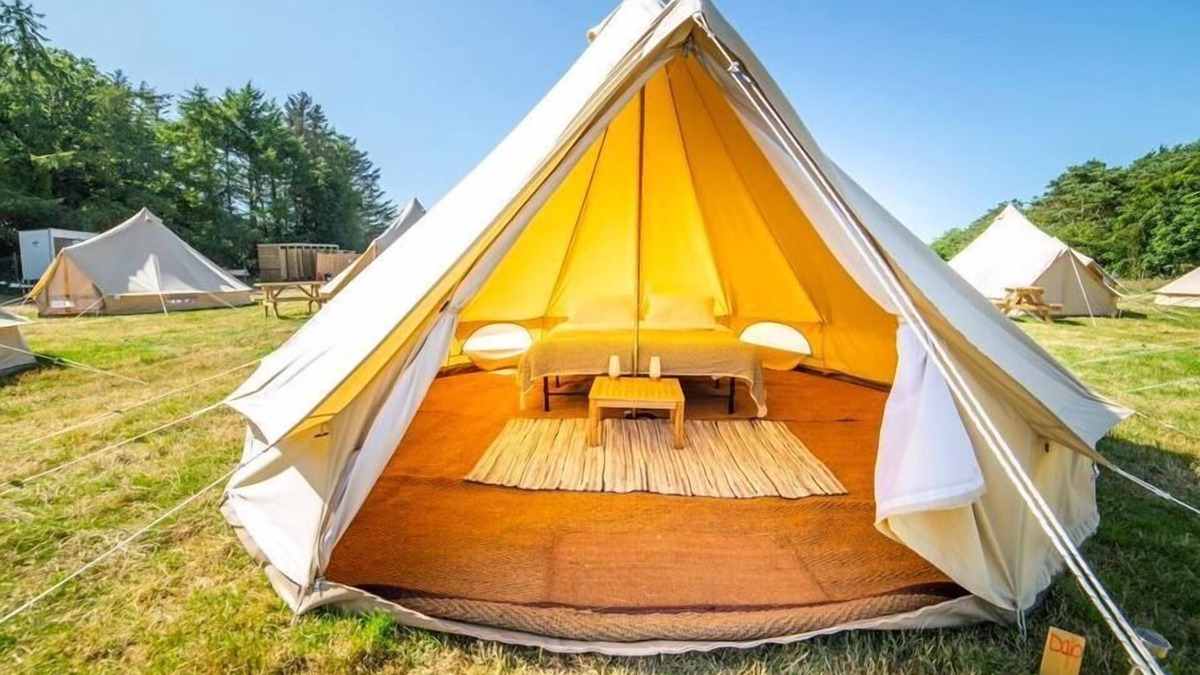 Llanfaethlu Cabin | 12 ‘Nihal’ Bell Tent Glamping Anglesey