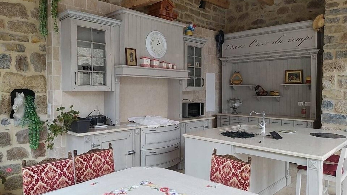 Saint-Etienne-du-Valdonnez House | 12-person gîte in Molines
