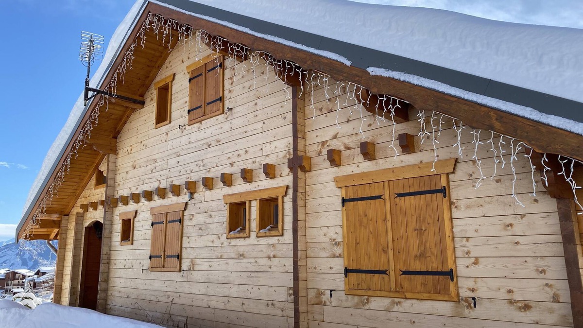 La Toussuire Ski Chalet | 12-person chalet 200m from chairlift