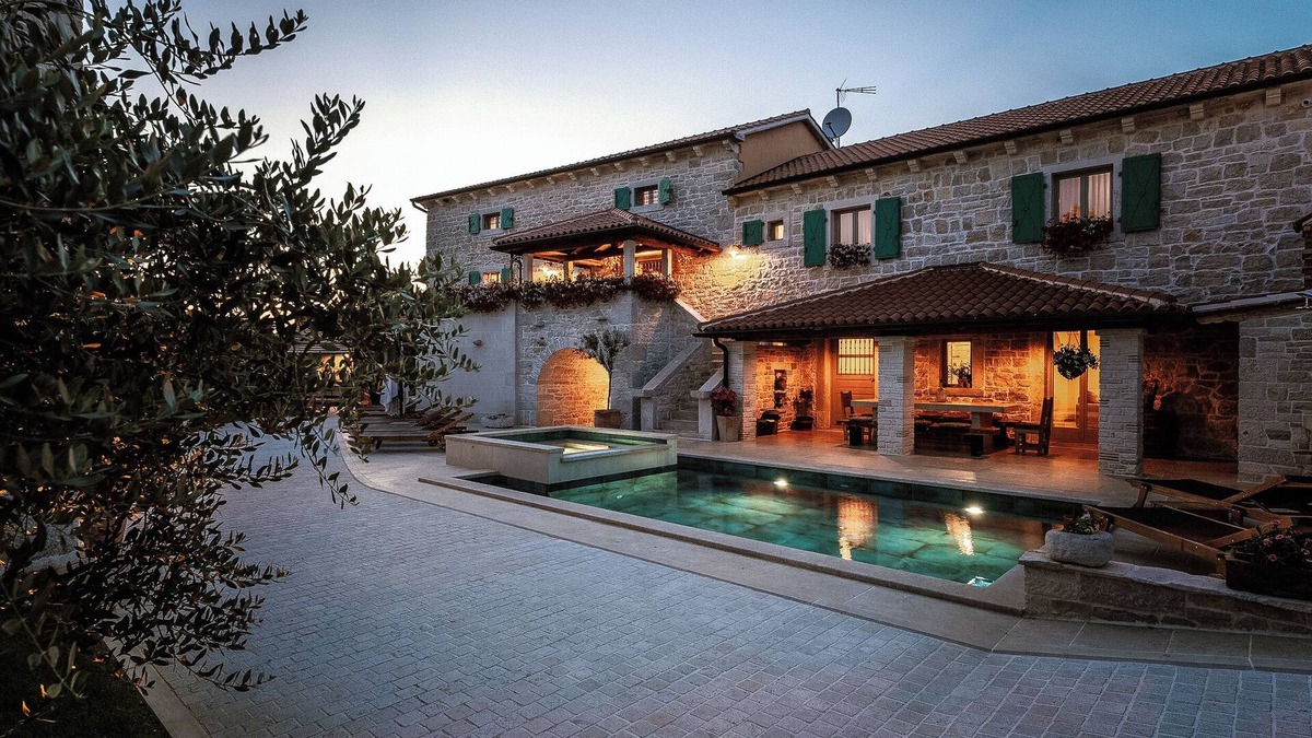 Selina Villa | 12 people, pool, whirlpool, billiards, darts, table tennis and fitness studio
