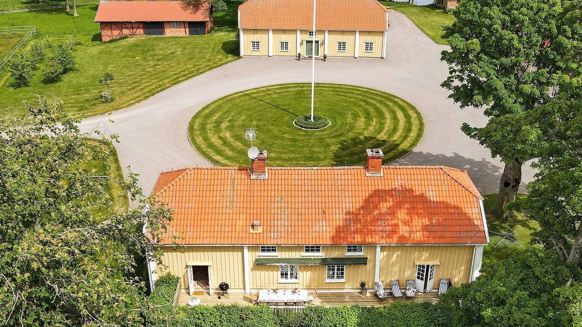 Hova House | 12 person holiday home in HOVA