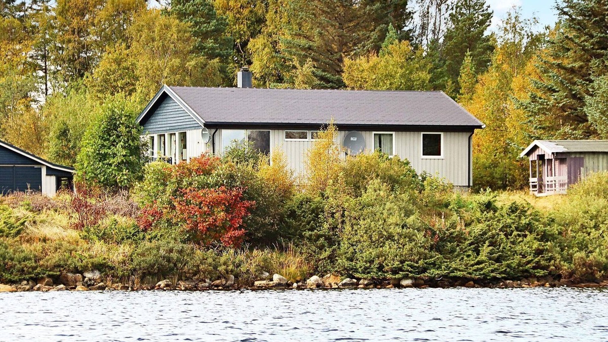 Hitra House | 12 person holiday home in Kvenvær