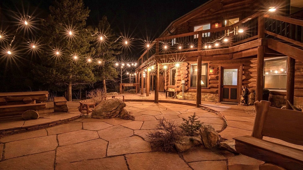 Black Hawk House | 120 acre Private Ranch! Pristine Mountain Views & Wilderness!