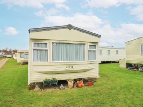 Great Yarmouth House | 120 Caravan