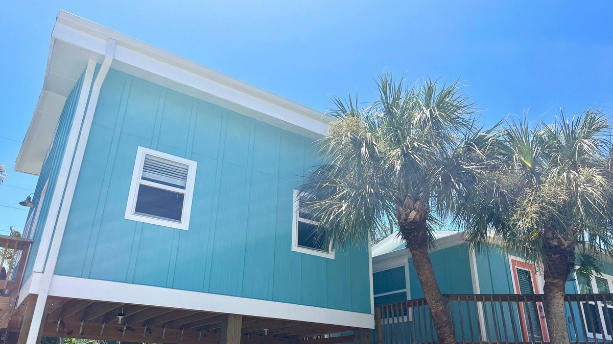 Mid Island House | 120 Falkirk Island Cottage - Freestanding home by the Beach!