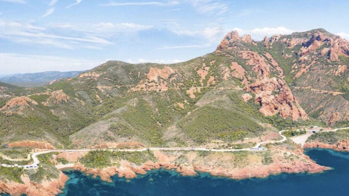 Agay Apartment | 120 m from the beach-sea view-terrace-garden-parking-2 bedrooms-6 people