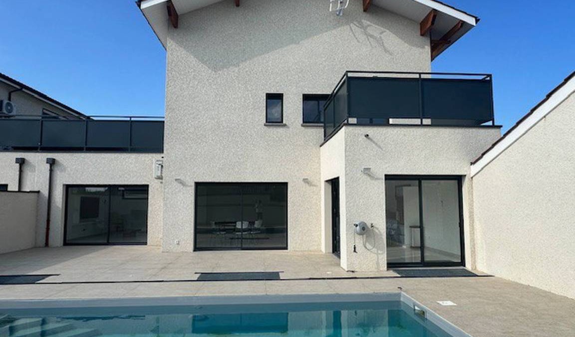Satolas-et-Bonce Apartment | 120 m² Apartment ∙ 8 bedrooms ∙ 15 guests