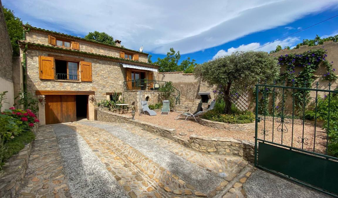 Pouzols-Minervois House | 120 m² Gîte ∙ 3 bedrooms ∙ 6 guests