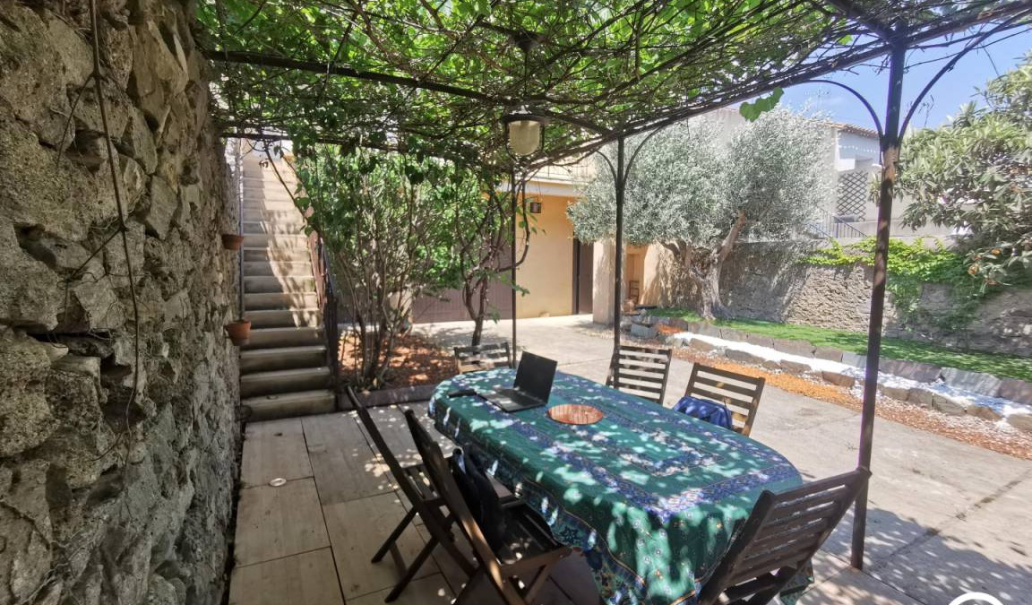 Olonzac House | 120 m² Gîte ∙ 3 bedrooms ∙ 6 guests