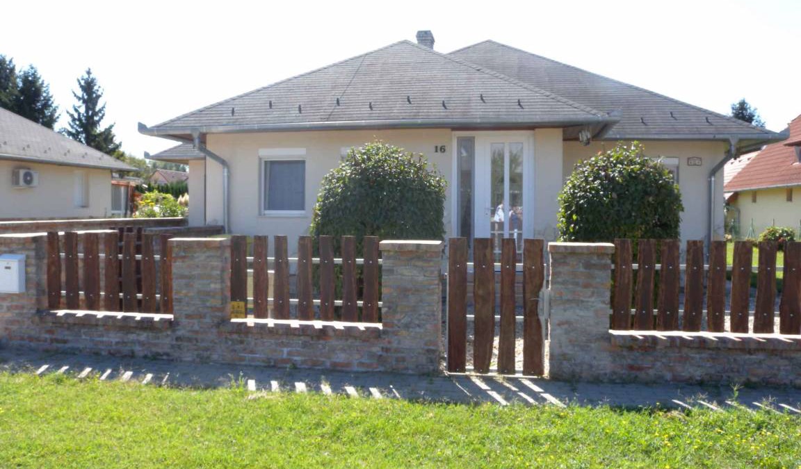 Balatonszentgyoergy House | 120 m² House ∙ 3 bedrooms ∙ 6 guests