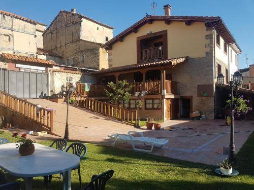 Medina De Pomar House | 120 m² House ∙ 5 bedrooms ∙ 12 guests