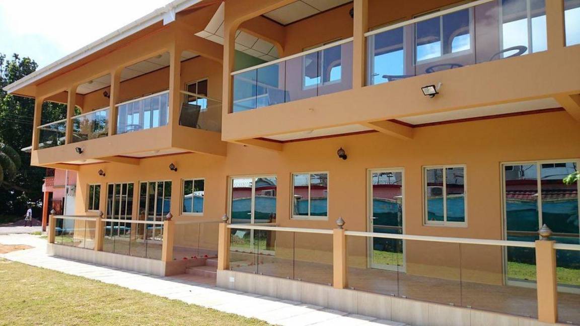 Praslin Island Apartment | 120 m² Apartment ∙ 4 bedrooms ∙ 10 guests