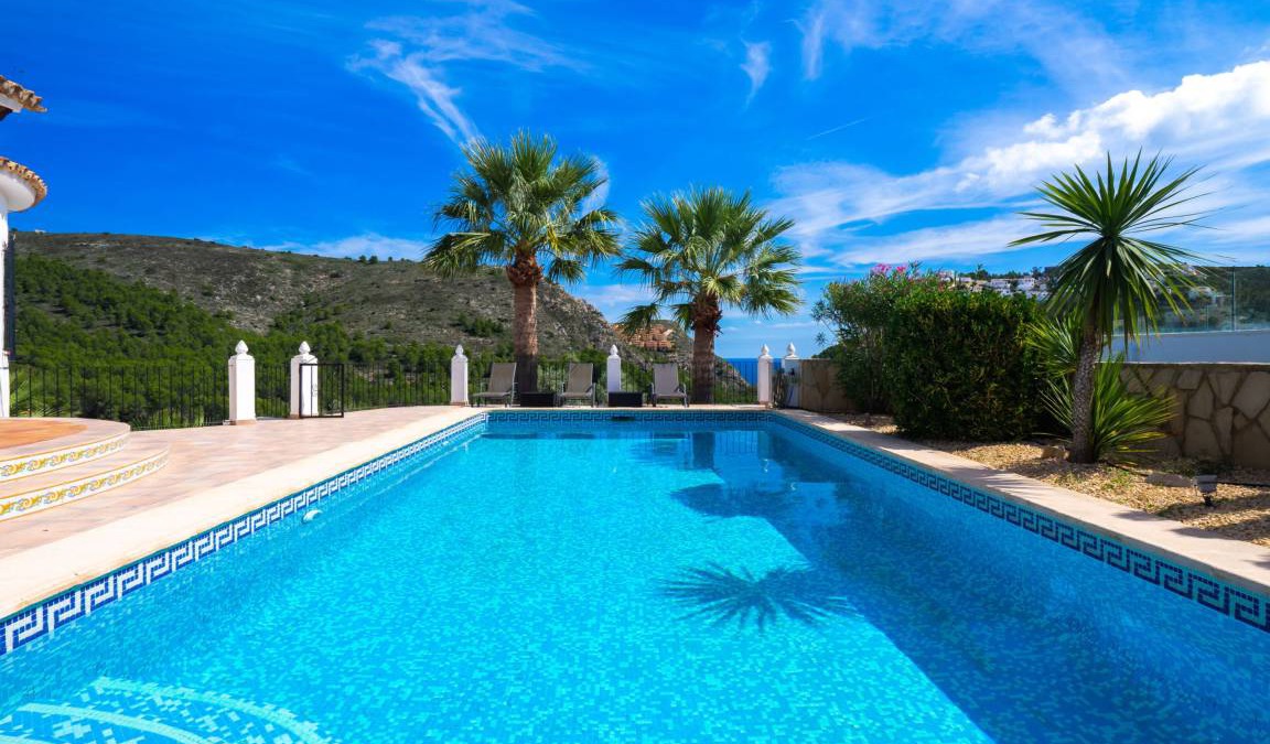 Arnella Villa | 120 m² Villa ∙ 5 bedrooms ∙ 10 guests